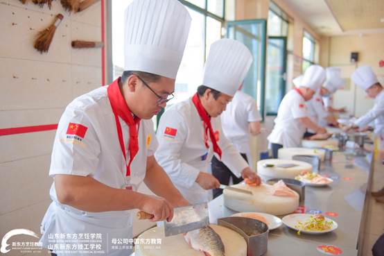 夯实专业技能，尽展教师风采——山东新东方教师技能大比武今日燃爆校园！